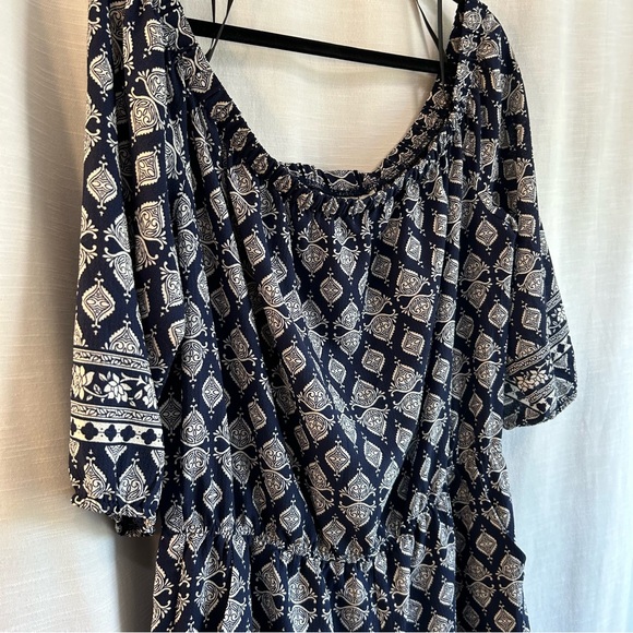 **Sold** - Picture 3 of 8